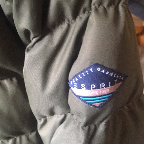 Olive green Esprit men's down jacket - Picture 2 of 4